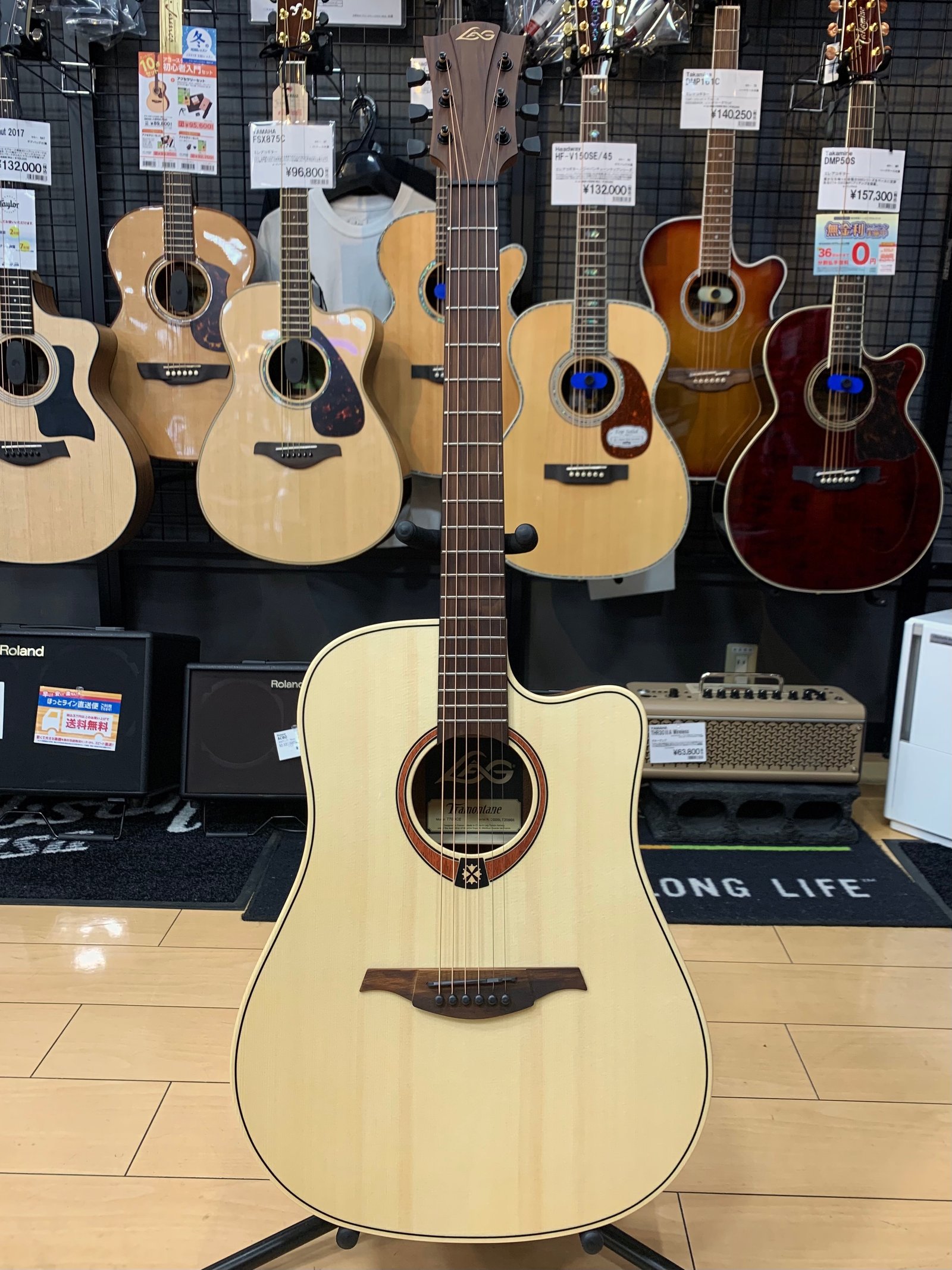 フランスのお洒落なアコースティックギターブランド『LAG Guitars