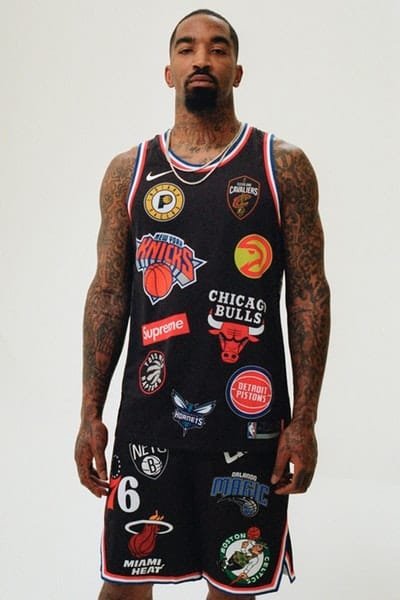 チームロゴを全面に散りばめたSupreme x Nike x NBAのバスケット