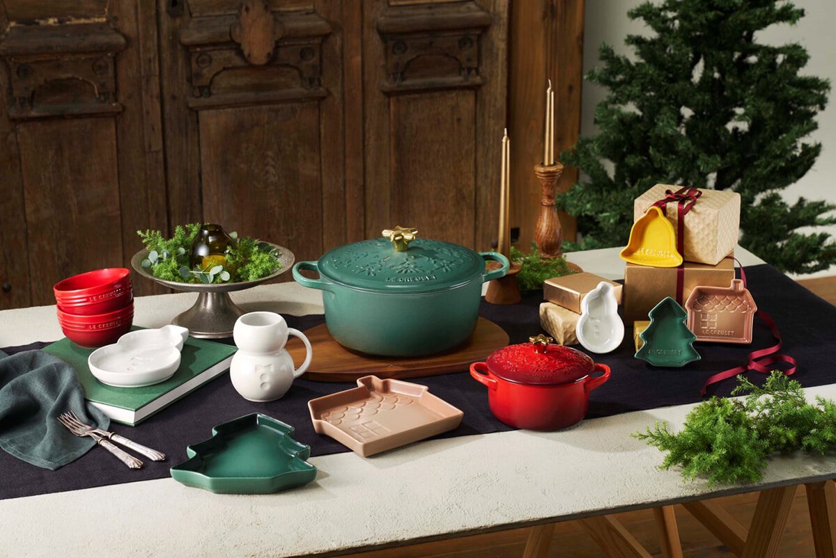 クリスマスの食卓をおしゃれに演出するル・クルーゼ。｜Lifestyle