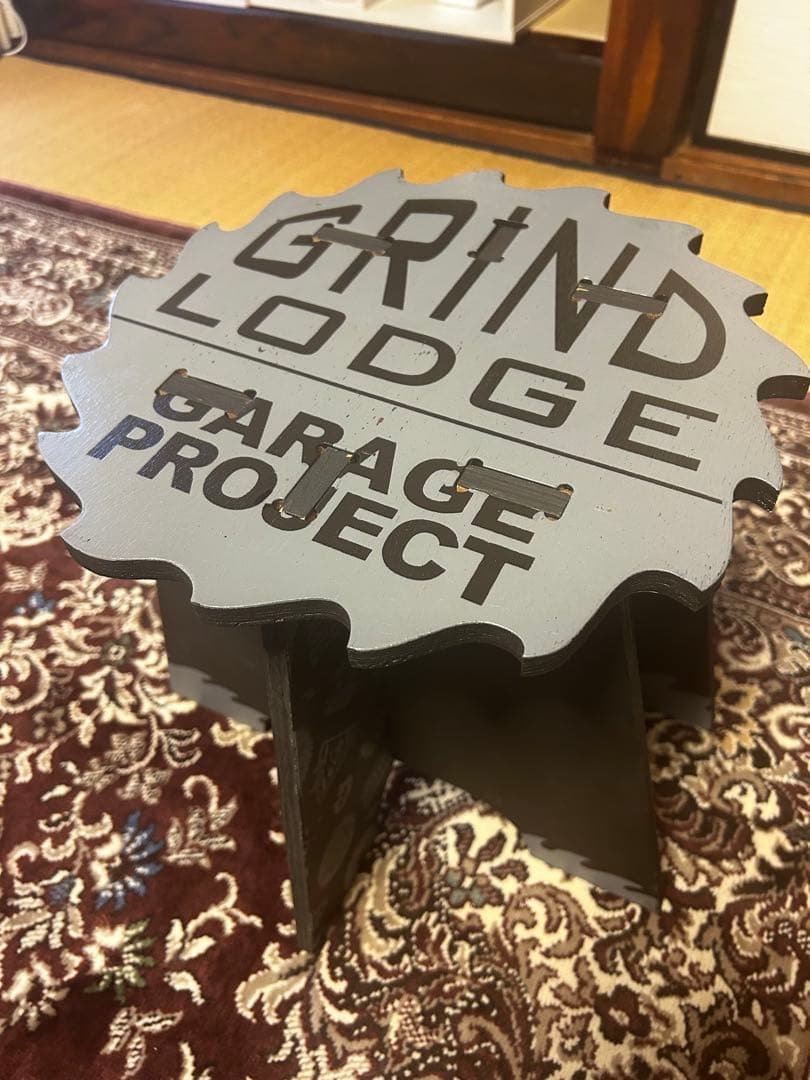 グラインドロッヂ GRINDLODGEスツール 生刷りの味がたまりません！グラインドロッヂのスツールご紹介