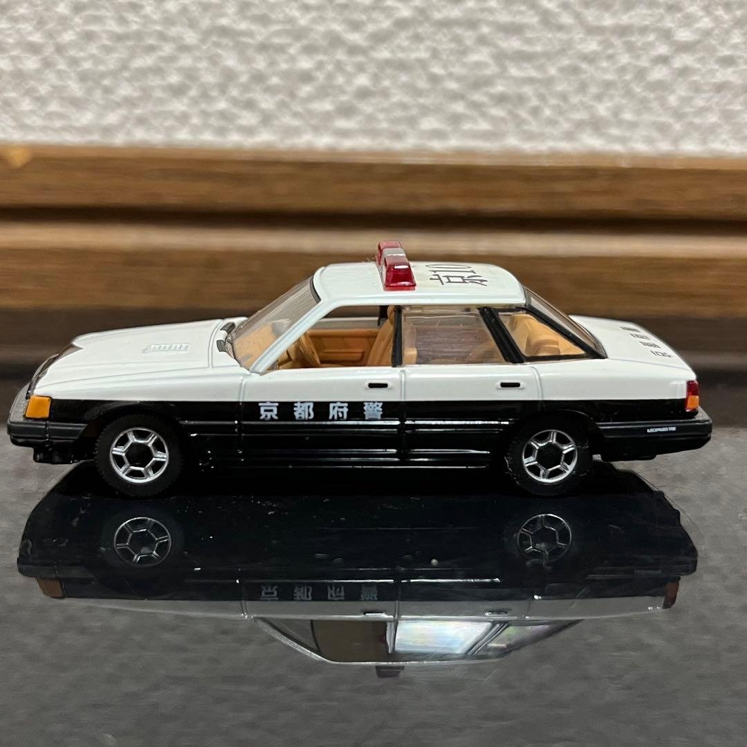 トミカリミテッドヴィンテージ 日産 レパード TR-X パトカー 京都府警