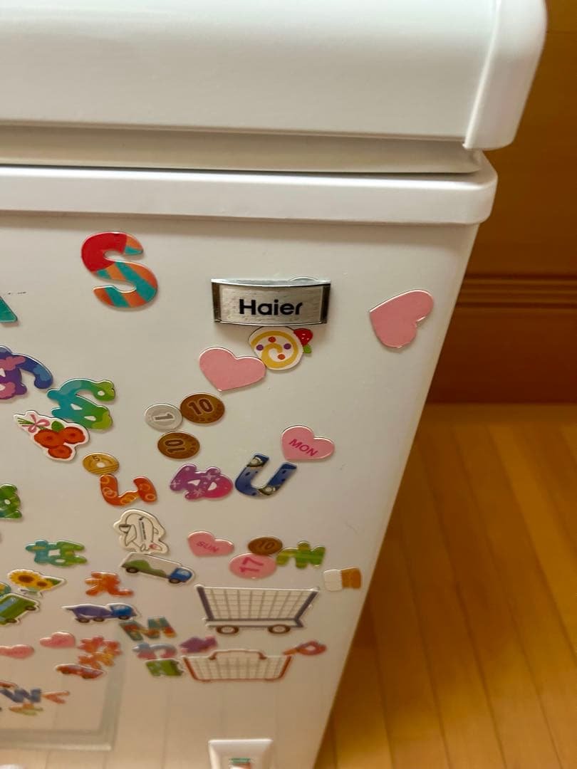 Haier ホワイト冷凍庫 フラットトップ