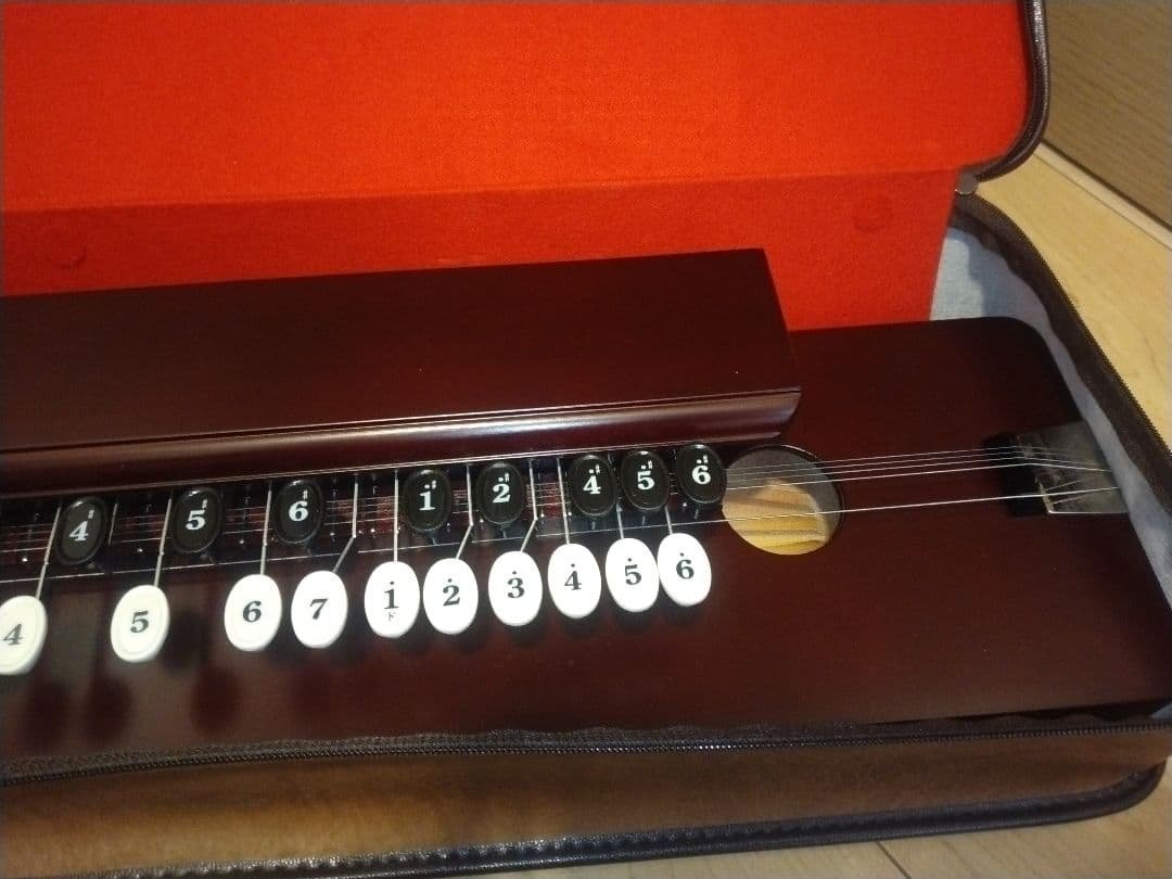 極美品】大正琴 スズキ 特松 SUZUKI 特製 松 譜面代付 - メルカリ