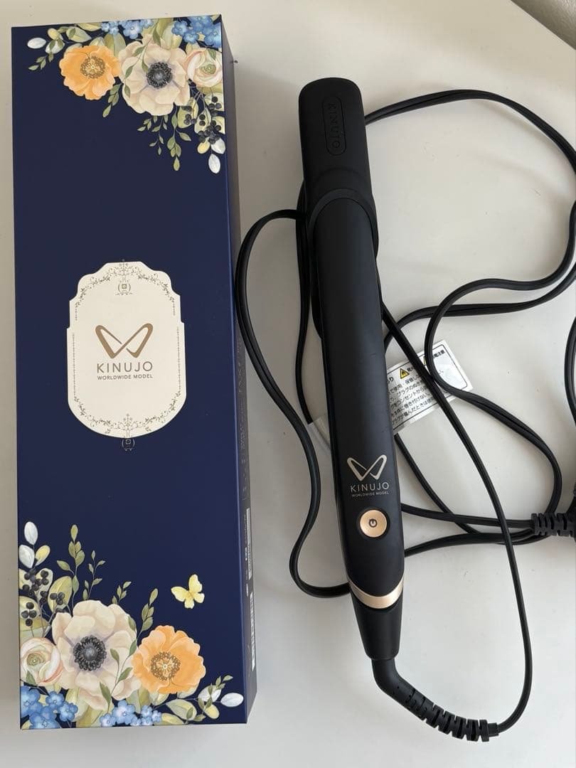 KINUJO W DS-200-BK 絹女 ストレートアイロン 美品 KINUJO ストレートヘアアイロンWワールドワイドモデル（ブラック